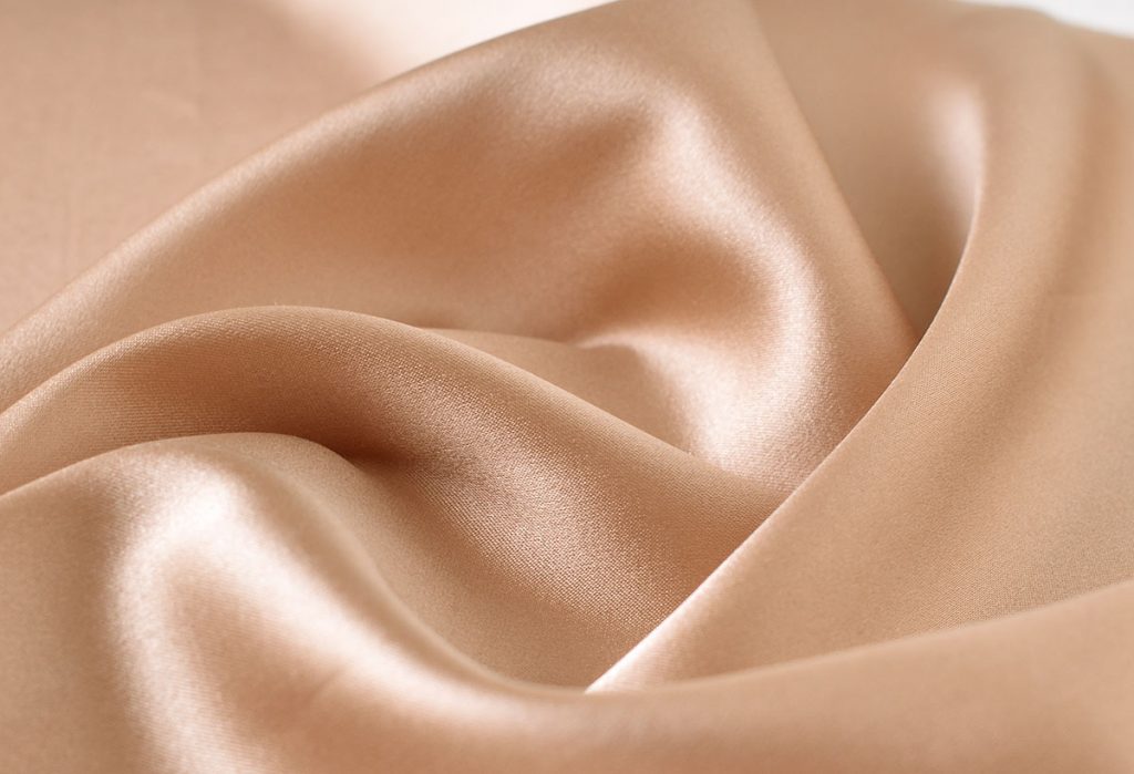 シルクサテンノンワイヤーブラジャーカラー